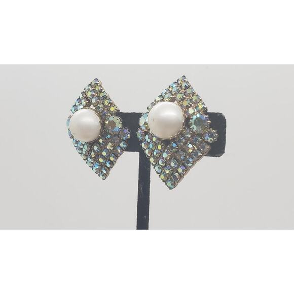 Vintage AB Aurora Borealis Rhinestone Clip On Earrings Faux Pearl Center 50s 60s - Picture 2 of 13